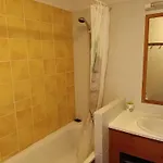 Spacieux A Avec Piscine Et Parking - Fr-1-814-146 * Super Besse