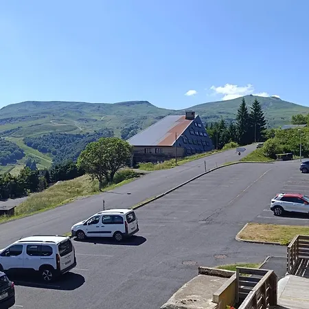 Appartement Spacieux à Pour 4 Personnes Avec Parking - Fr-1-814-146 Super-Besse