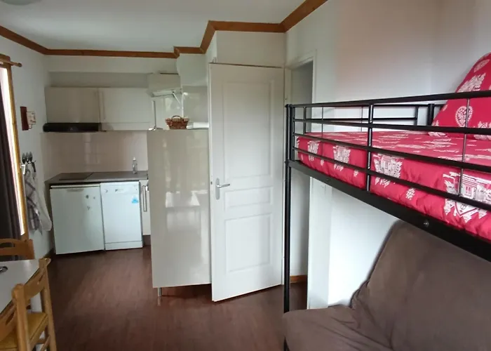 Spacieux à Pour 4 Personnes Avec Parking - Fr-1-814-146 * Super-Besse