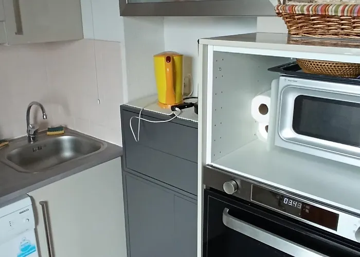 Spacieux à Pour 4 Personnes Avec Parking - Fr-1-814-146 Super-Besse