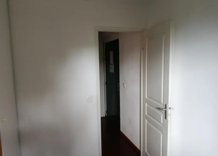 Spacieux à Pour 4 Personnes Avec Parking - Fr-1-814-146 * Super-Besse